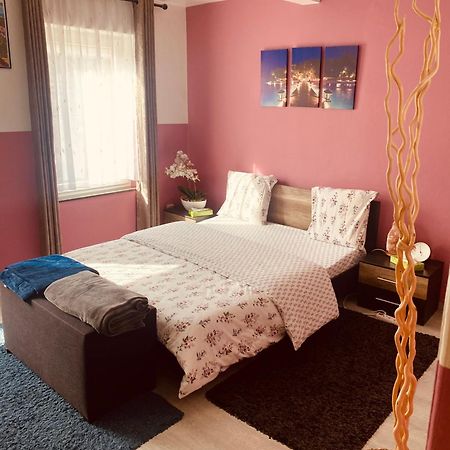 Bien-Etre-Au-Calme Et Parking Gratuit Villa Seraing Exteriör bild
