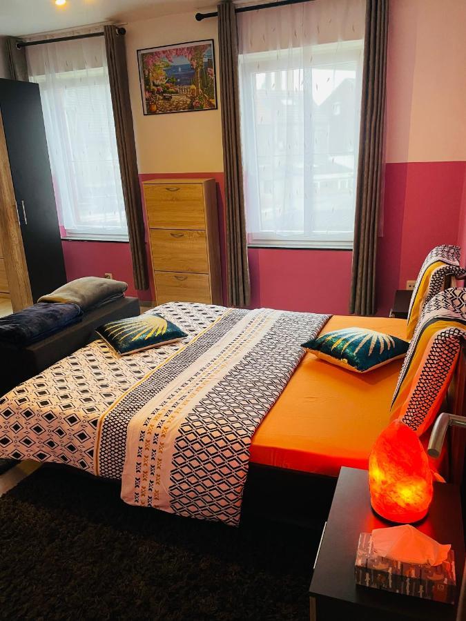 Bien-Etre-Au-Calme Et Parking Gratuit Villa Seraing Exteriör bild